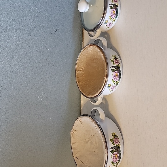 Vintage Floral Enamel Cookware Set - White with Pink and Green Accents - Picture 3 of 7